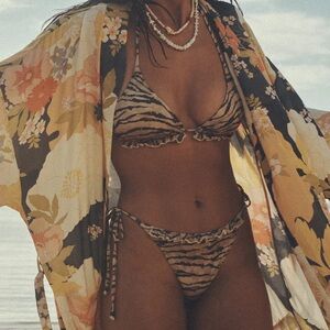 Spell Banksia bikini